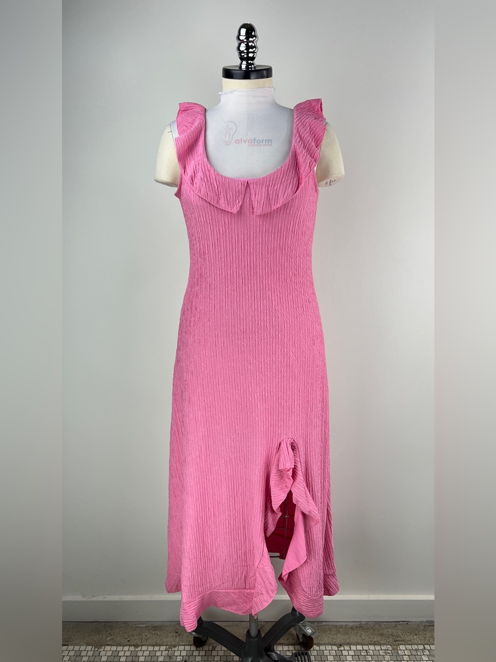 💚 3713. Pink Ruffle-Trim Sleeveless Midi Dress